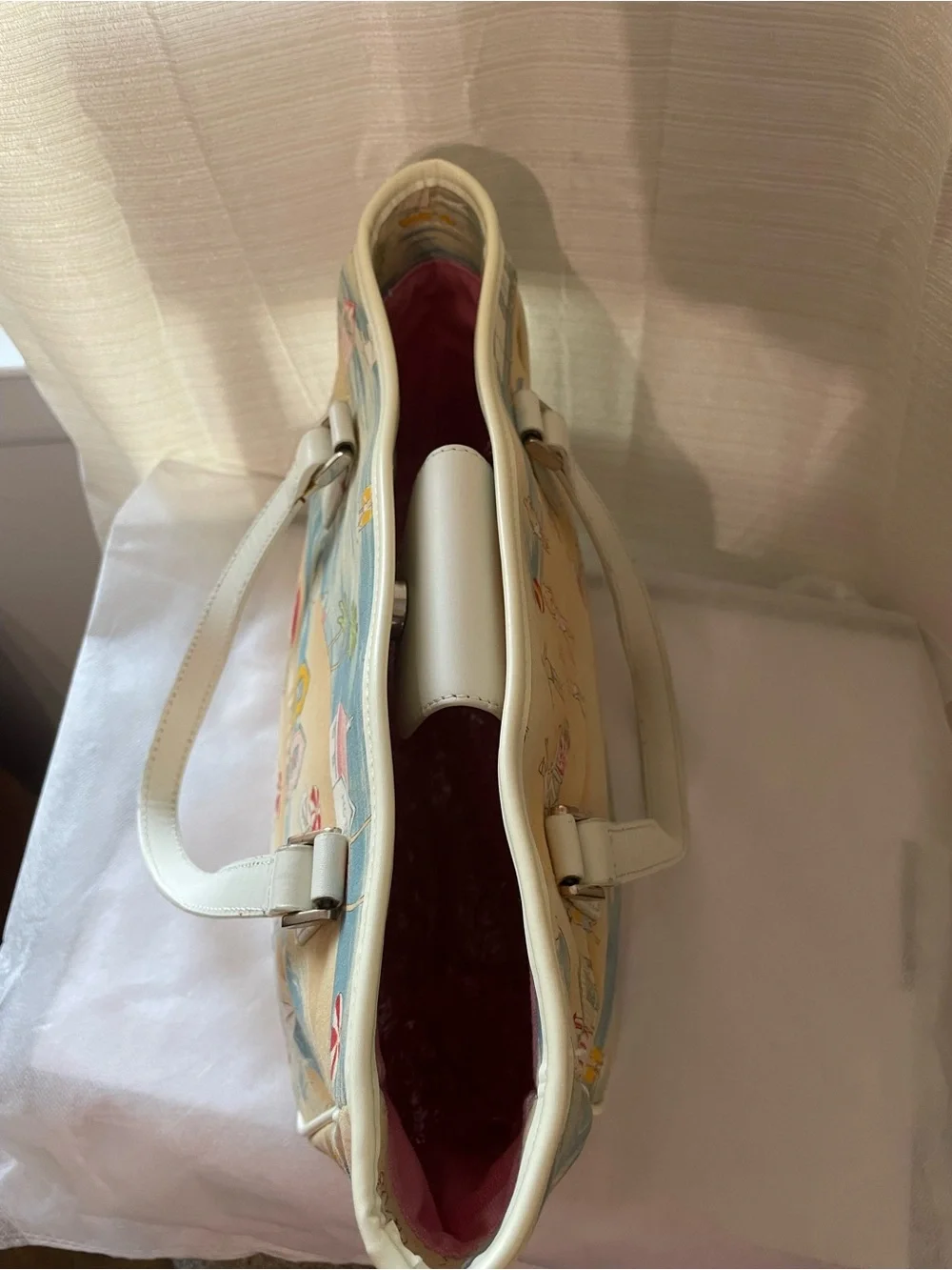 Fossil Canvas Beach Print Tote in Cream, Blue, Red - Picture 7 of 10